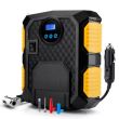 compresor auto digital galben cu negru si adaptatoarele pentru umflarea diferitelor obiecte gonflabile