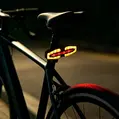 Lumini spate bicicleta cu semnalizare LED si telecomanda wireless, potrivire universala inclusiv trotineta, scuter, bicicleta electrica, e-bike, incarcare USB, rezistent la apa, plastic ABS