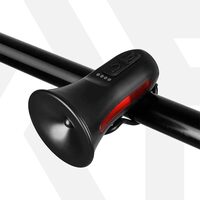 Claxon bicicleta cu telecomanda si lumini de avertizare, 5 sunete alarma, 120 dB, baterie 300 mAh cu incarcare USB, prindere ghidon, potrivire universala inclusiv trotineta, bicicleta electrica - RESIGILAT (produs testat - fara ambalaj original)